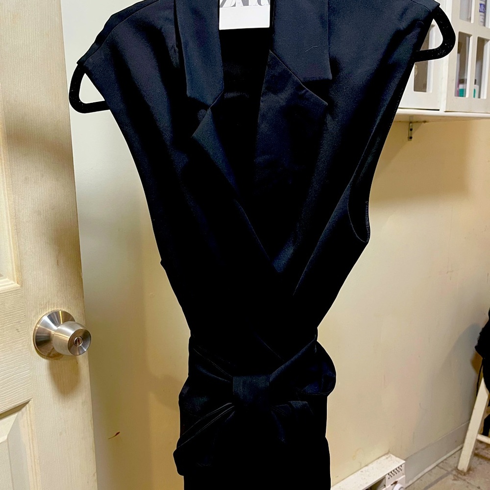 Zara long sleeveless belted blazer size L